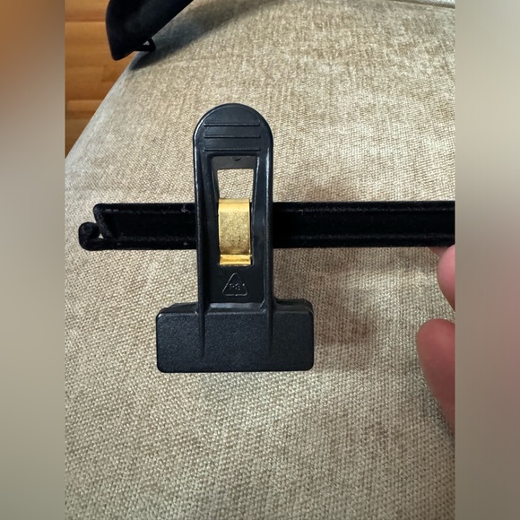 CHANEL - Jacket and Pants Hangers - Authentic - VINTAGE - Pre Loved Pre Used - Picture 9 of 9